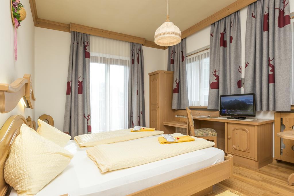 Landhotel Tharerwirt Olang Bagian luar foto