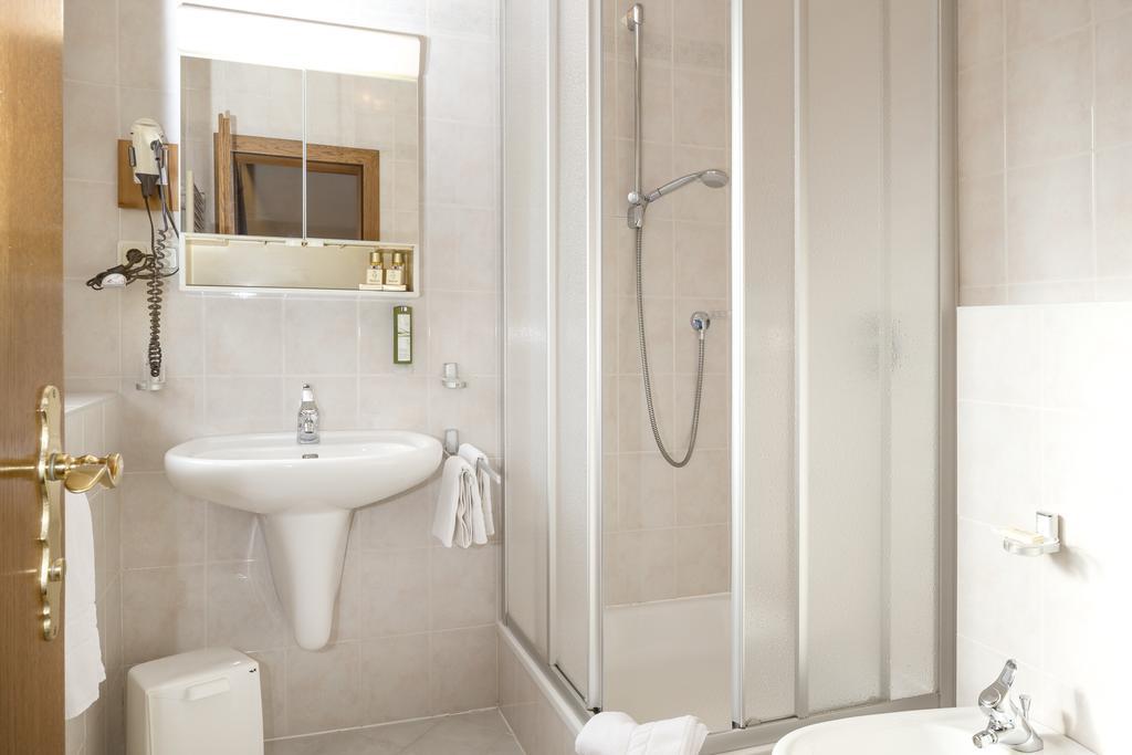 Landhotel Tharerwirt Olang Bagian luar foto