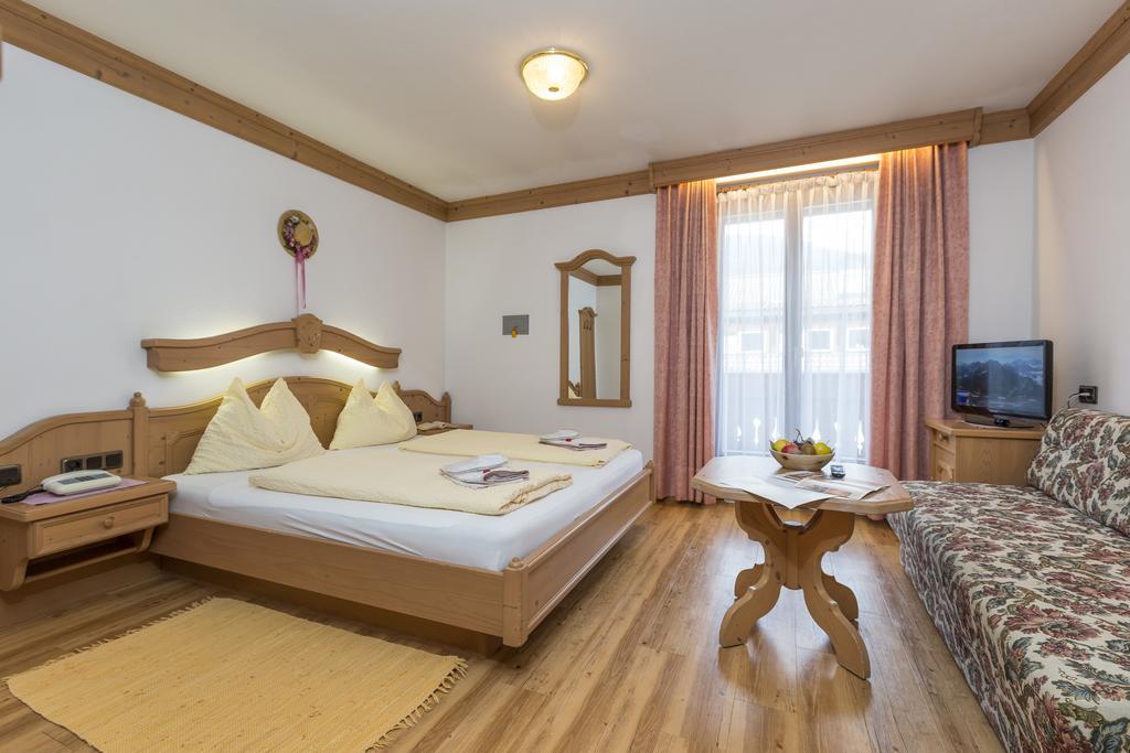 Landhotel Tharerwirt Olang Bagian luar foto