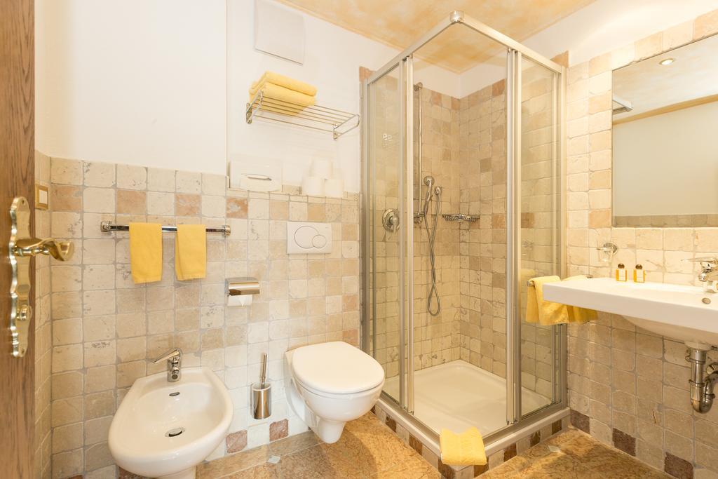 Landhotel Tharerwirt Olang Bagian luar foto